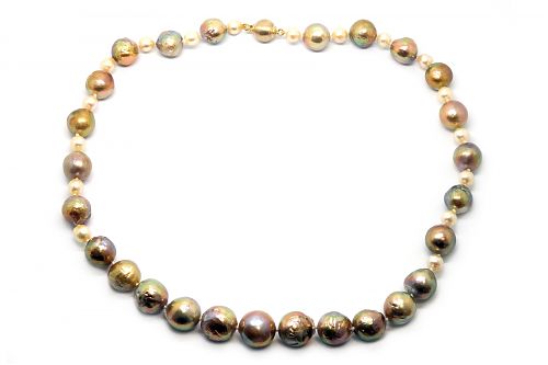 Freshwater “fire” pearls